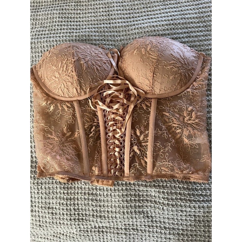 Fashion Nova Valeria Lace Corset Top Nude Size 1X  *NWT*